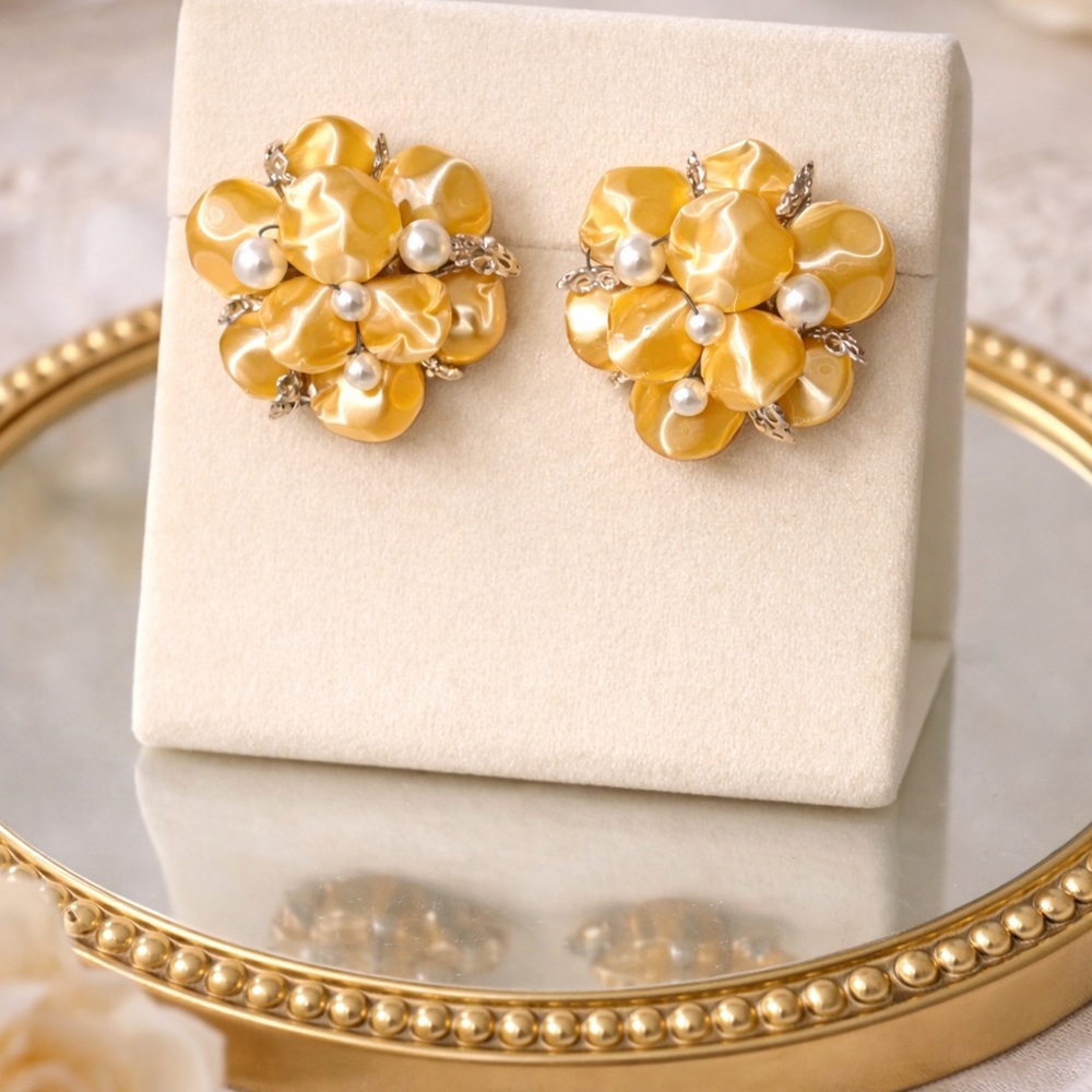 Vintage Elegant Yellow Floral Earrings clip ons